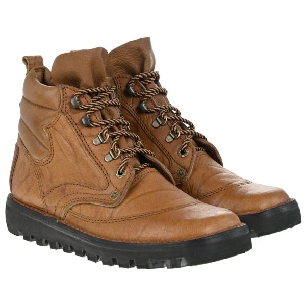 Courteney Selous in Light Brown Buffalo Leather