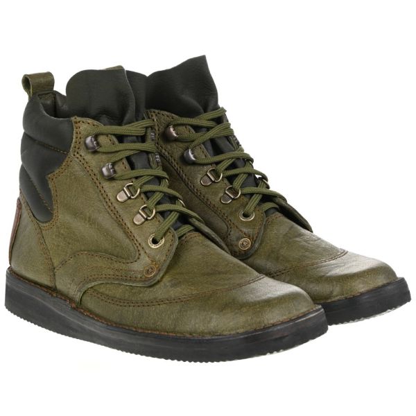 Courteney Selous in Olive Buffalo Leather