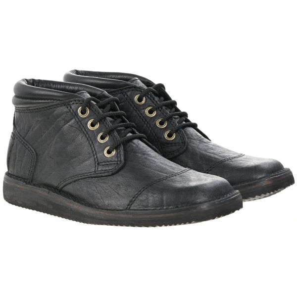 Courteney Tracker in Black Buffalo Leather